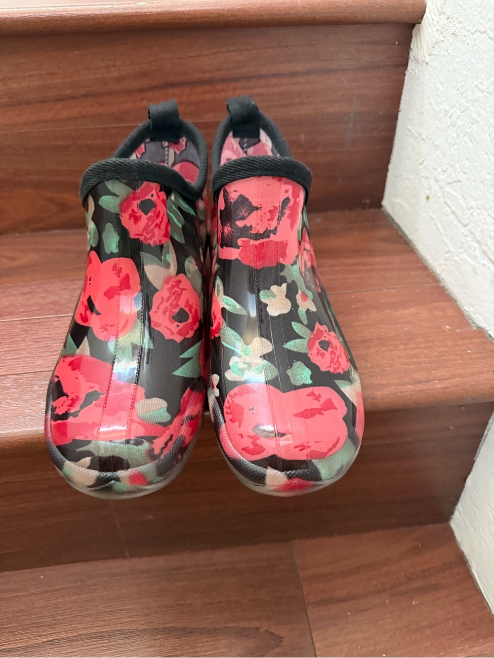 Kids Floral Waterproof Garden Shoes - Black with Red Roses
